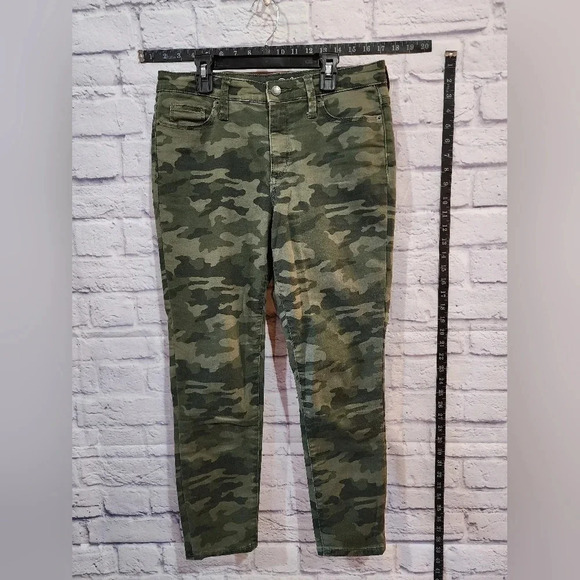 Universal Thread Camo Pants Sz 6/28 - Picture 1 of 5